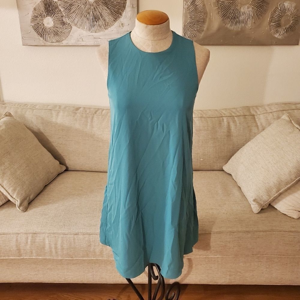 Chelsea28 Ruffle Back Shift Dress - Picture 3 of 11
